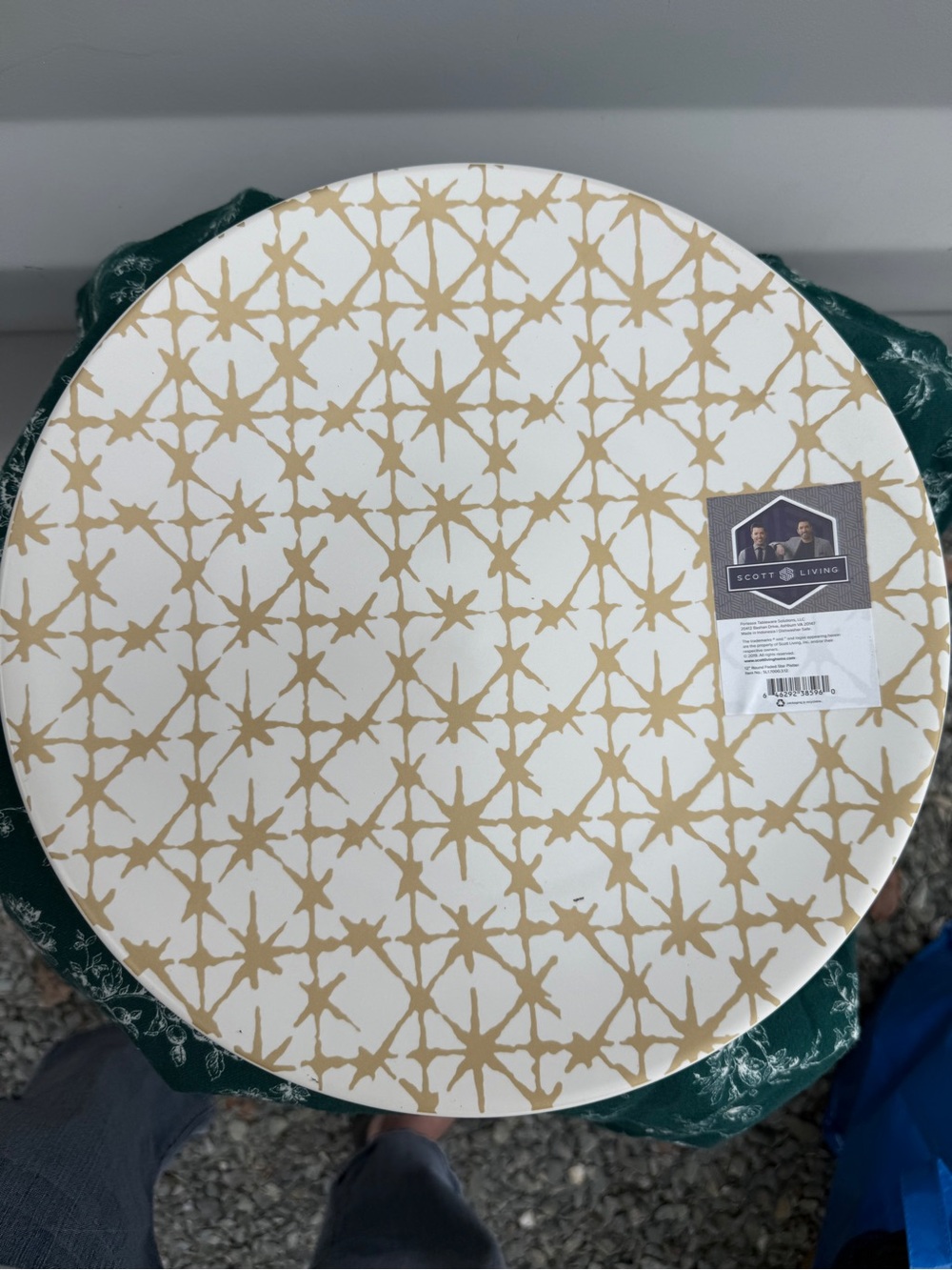 2019 Scott Living 12” Round Faded Star  Decorative Round Platter with Gold - Picture 5 of 8